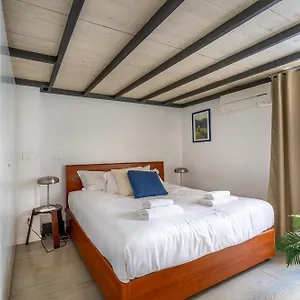 https://iflat-modern-flat-a-few-steps-from-the-trevi-fountain.it-romehotels.com